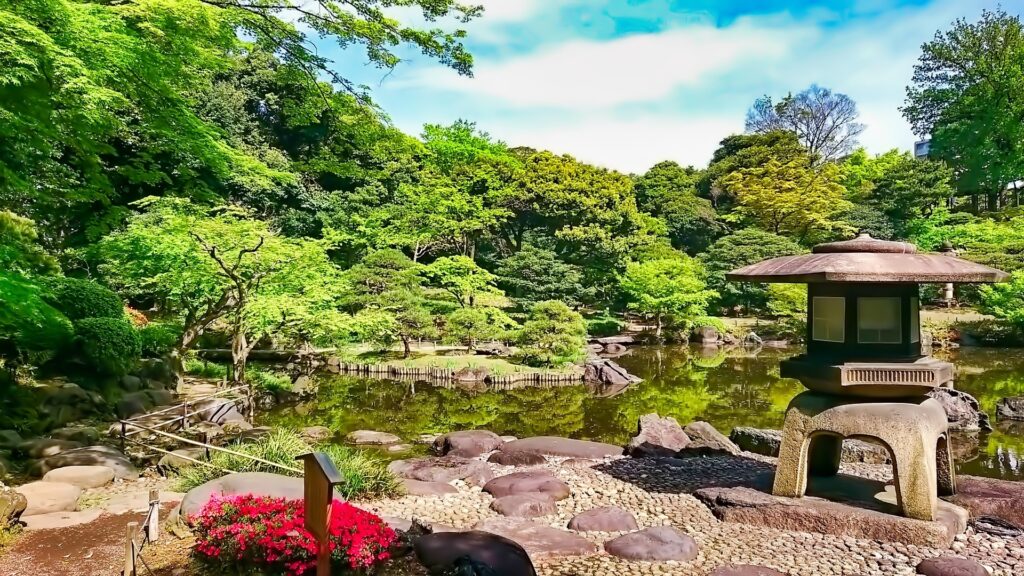 旧古河庭園の散策コースで紅葉を満喫